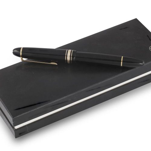 Null A FOUNTAIN PEN BY MONTBLANC, black coloured with steel steel engravings 'Me&hellip;