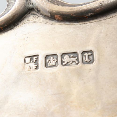 Null NEDWARDIAN银玫瑰花碗，谢菲尔德，1909年，Fordham & Faulkner的标志，圆形，波浪形的边缘，主体装饰有Wyvern flut&hellip;