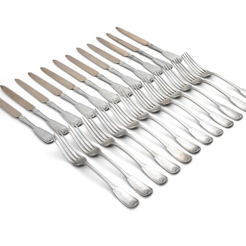 Null UN SET DI 12, TIFFANY & CO. SILVER DESSERT FORKS, modello fiddle e shell, m&hellip;