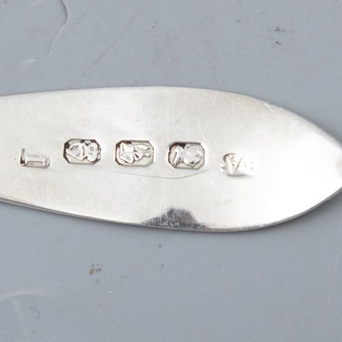 Null 五个爱尔兰19世纪银制尖头手柄甜点勺，都柏林标记，不同的日期，（约12.82金衡制盎司都在里面）(15)