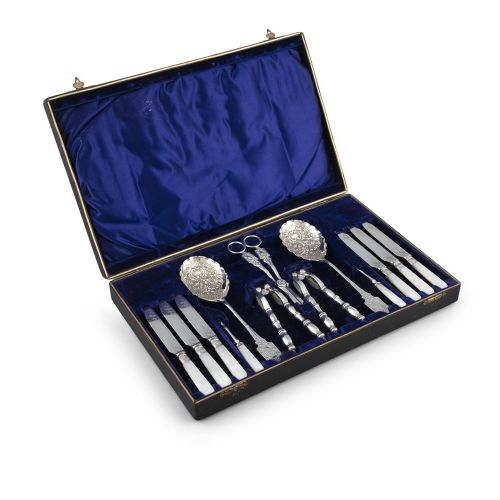Null A VICTORIAN SILVER PLATED FRUIT AND NUT SERVING SET, in fitted case