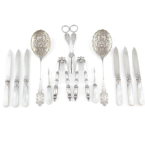 Null A VICTORIAN SILVER PLATED FRUIT AND NUT SERVING SET, in fitted case