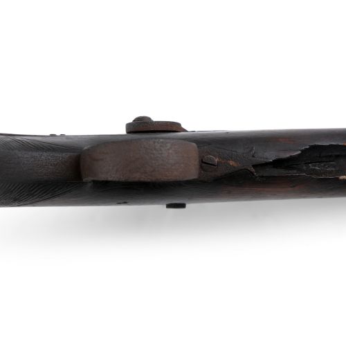 Null 一把19世纪的大衣枪，八角形枪管的棋盘式握把。长36厘米