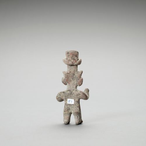 PRE-COLUMBIAN FIGURE OF A CONCERNED MAN FIGURINE PRE-COLOMBIENNE D'UN HOMME INQU&hellip;