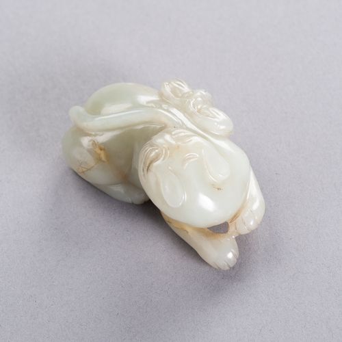 A CELADON JADE ‘CAT AND BUTTERFLY’ PENDANT, LATE QING TO REPUBLIC 青白玉 "猫和蝴蝶 "吊坠，&hellip;