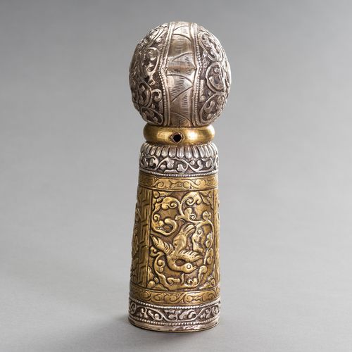 A VERY LARGE SILVER AND BRASS REPOUSSÉ SEAL SELLO DEPLATA Y LATÓN REPOUSSÉ MUY G&hellip;