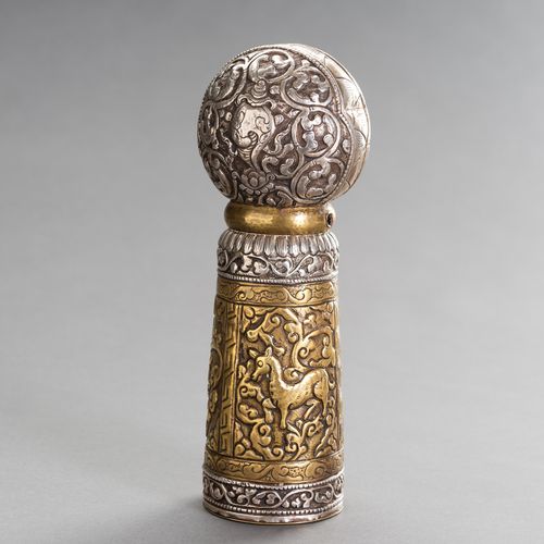 A VERY LARGE SILVER AND BRASS REPOUSSÉ SEAL SELLO DEPLATA Y LATÓN REPOUSSÉ MUY G&hellip;