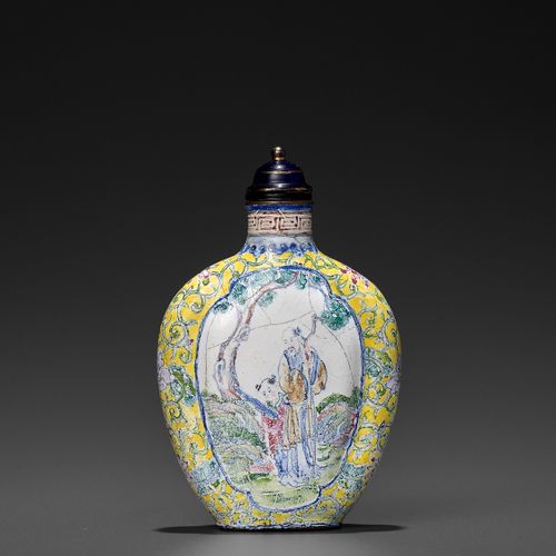 A CANTON ENAMEL ‘SCHOLARS AND BOYS’ SNUFF BOTTLE, QING DYNASTY KANON-Emaille-Fla&hellip;