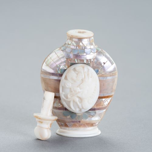 A MOTHER OF PEARL AND GLASS SNUFF BOTTLE A MOTHER OF PEARL AND GLASS SNUFF BOTTL&hellip;
