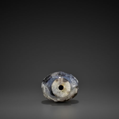 A MASSIVE SHADOW AGATE ‘FISHING VILLAGE’ SNUFF BOTTLE, LATE QING TO EARLY REPUBL&hellip;
