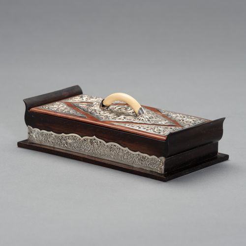 A ROSEWOOD AND SILVER JEWERLY BOX WITH COVER AN IVORY HANDLE A ROSEWOOD AND SILV&hellip;