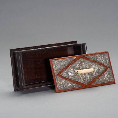 A ROSEWOOD AND SILVER JEWERLY BOX WITH COVER AN IVORY HANDLE A ROSEWOOD AND SILV&hellip;