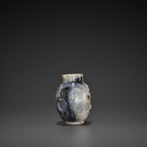 A MASSIVE SHADOW AGATE ‘FISHING VILLAGE’ SNUFF BOTTLE, LATE QING TO EARLY REPUBL&hellip;