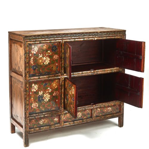 A RARE AND LARGE TIBETAN LACQUERED HARDWOOD CABINET, 19TH CENTURY RARE UND GROSS&hellip;