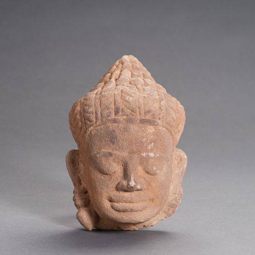 A KHMER SANDSTONE HEAD OF BUDDHA TÊTE DE BOUDDHA EN PIERRE DE SABLE KHMER
Empire&hellip;