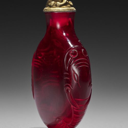 A TRANSPARENT RUBY RED GLASS SNUFF BOTTLE, QING DYNASTY FRASCO DE VIDRIO ROJO TR&hellip;