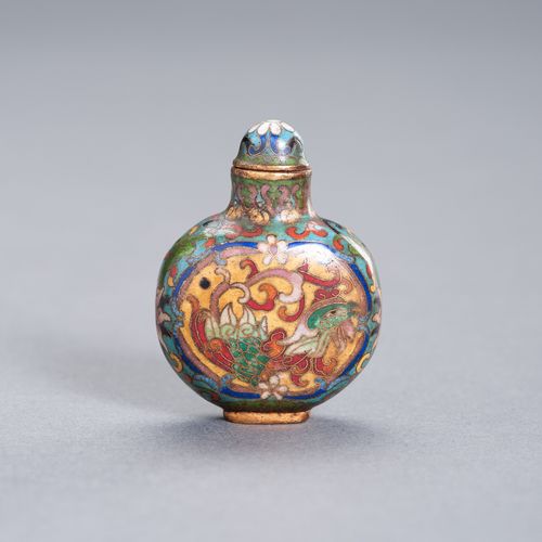 A CLOISONNÉ ENAMEL ‘PHOENIX’ SNUFF BOTTLE WITH MATCHING STOPPER, QING DYNASTY A &hellip;