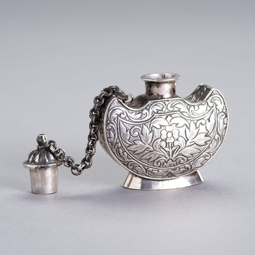 AN UNUSUAL SILVER SNUFF BOTTLE AN UNUSUAL SILVER SNUFF BOTTLE
China, late 19th c&hellip;
