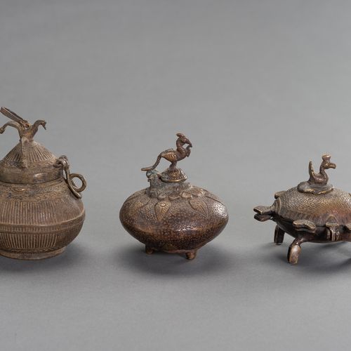 A LOT OF FIVE INDIAN TRIBAL BRONZE VESSELS A LOT OF FIVE INDIAN TRIBAL BRONZE VE&hellip;