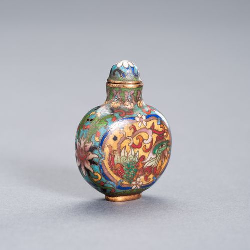 A CLOISONNÉ ENAMEL ‘PHOENIX’ SNUFF BOTTLE WITH MATCHING STOPPER, QING DYNASTY A &hellip;