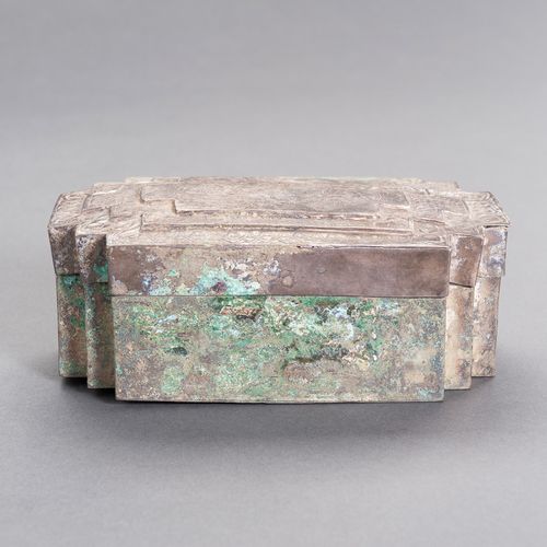 AN UNUSUAL SILVER BOX CAJA DE PLATA INUSUAL
Sudeste asiático, siglosXVII-XIX. La&hellip;