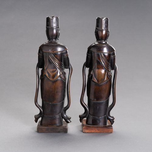 A PAIR OF JAPANESE BRONZE FIGURES DEPICTING KANNON A PAIR OF JAPANESE BRONZE FIG&hellip;