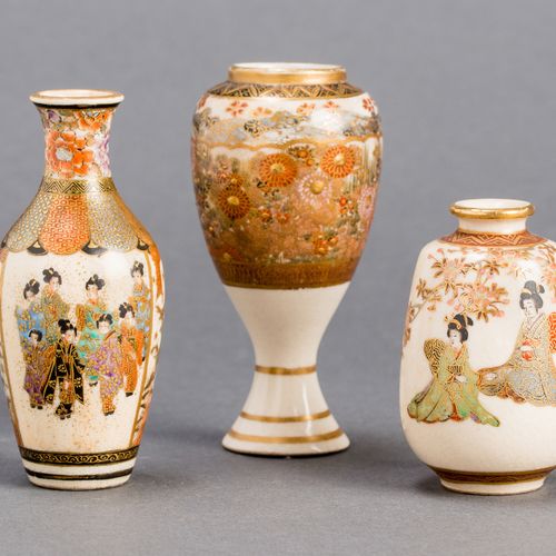 THREE SATSUMA VASES THREE SATSUMA VASES
Japan, Meiji period (1868-1912)

Glazed &hellip;