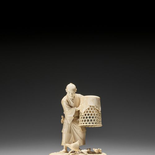 MUNEHIRO: AN IVORY OKIMONO OF A MAN WITH CHICKENS MUNEHIRO : UN OKIMONO EN IVOIR&hellip;