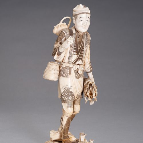 AN IVORY AND BONE OKIMONO OF A WOOD GATHERER OKIMONO EN IVOIRE ET EN OS représen&hellip;