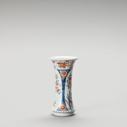 AN IMARI PORCELAIN BEAKER VASE AN IMARI PORCELAIN BEAKER VASE
Japan, Edo period &hellip;