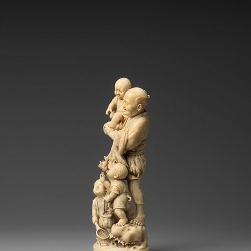 TOGA: A LARGE TOKYO SCHOOL IVORY OKIMONO OF A FISHERMAN AND THREE BOYS 托加。一件大型的东&hellip;