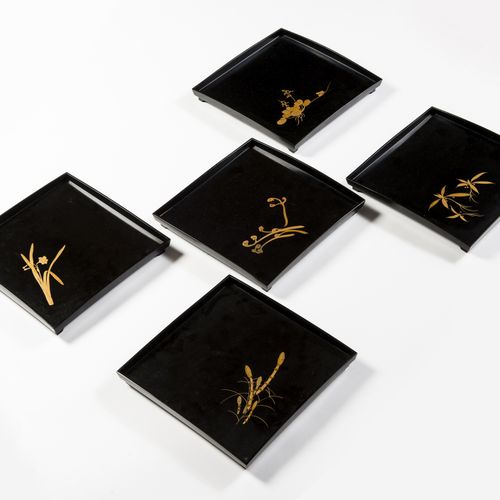 A SET OF FIVE LACQUERED TRAYS, TAISHO/SHOWA A SET OF FIVE LACQUERED TRAYS, TAISH&hellip;