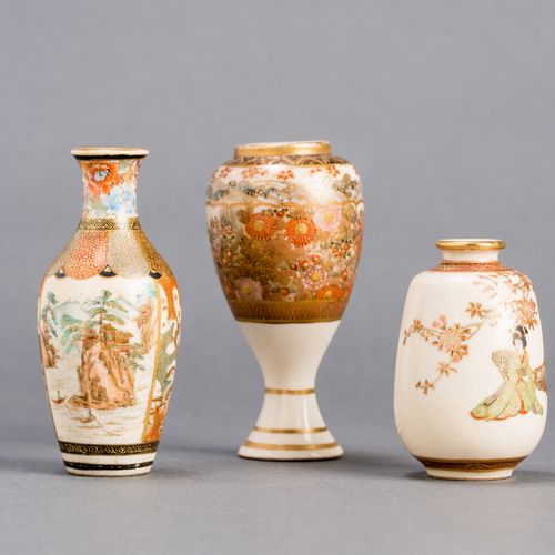 THREE SATSUMA VASES 三件Satsuma花瓶
日本，明治时期（1868-1912）

釉面陶瓷与油漆和黄金。第一个小花瓶有两幅不同的微型画。一&hellip;