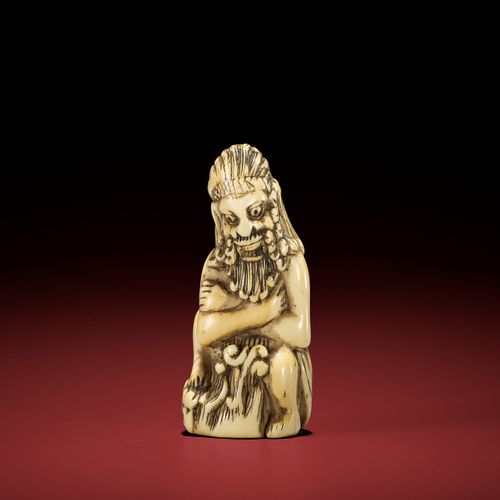 A RARE IVORY NETSUKE OF A FOREIGN DEVIL 罕见的外国魔鬼的象牙网罩
无签名
日本，18世纪，江户时代（1615-1868）&hellip;