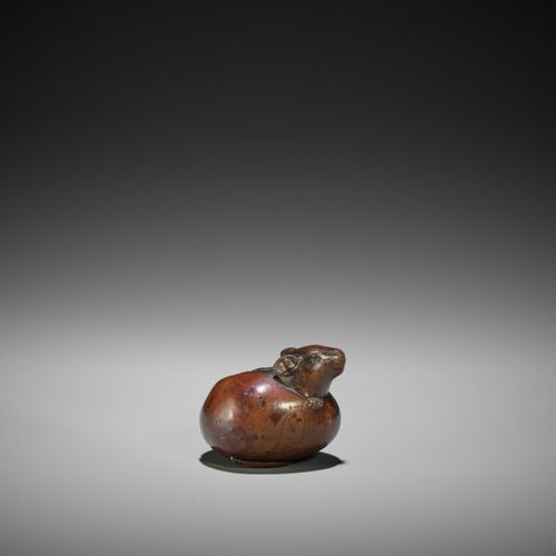 RANKO: A RARE WOOD NETSUKE OF A RAT EMERGING FROM AN EGG RANKO: RARE WOOD NETSUK&hellip;