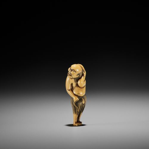 A RARE NETSUKE OF A MALE AWABI DIVER 罕见的男性阿瓦比潜水员网状图
无签名
日本，18世纪，江户时代（1615-1868）
&hellip;