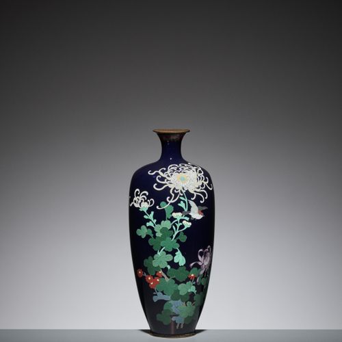 A CLOISONNÉ ENAMEL VASE WITH A BIRD AND FLOWERS Japan, Meiji-Periode (1868-1912)&hellip;