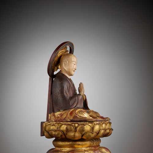 A POLYCHROME AND GILT-LACQUERED FIGURE OF A BUDDHIST MONK Giappone, XVI-XVII sec&hellip;