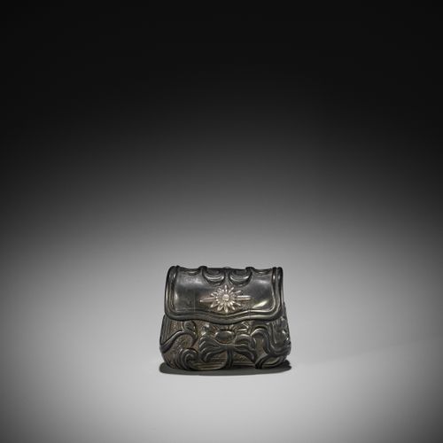 A RARE HEAVY BLACK WOOD NETSUKE OF A KINCHAKU Japan, 18. Bis 19. Jh., Edo-Period&hellip;