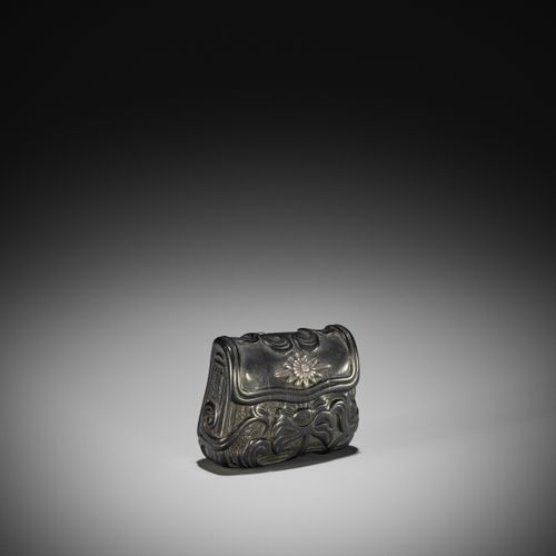 A RARE HEAVY BLACK WOOD NETSUKE OF A KINCHAKU Japón, siglos XVIII a XIX, periodo&hellip;