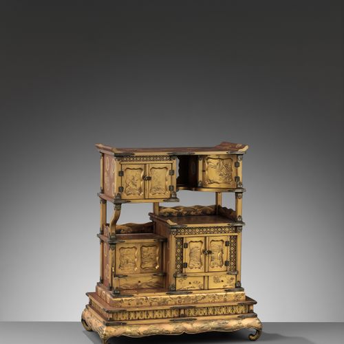 A SUPERB AND RARE SMALL GOLD-LACQUER SHODANA (DISPLAY CABINET) WITH STAND _x000D&hellip;