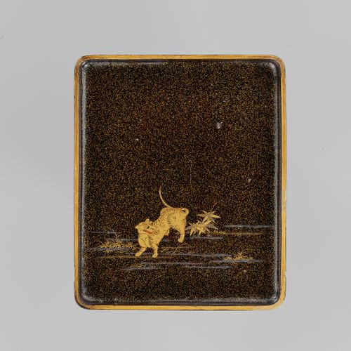 A RARE AND EARLY LACQUER SUZURIBAKO DEPICTING A DRAGON AND TIGER Japón, siglos X&hellip;