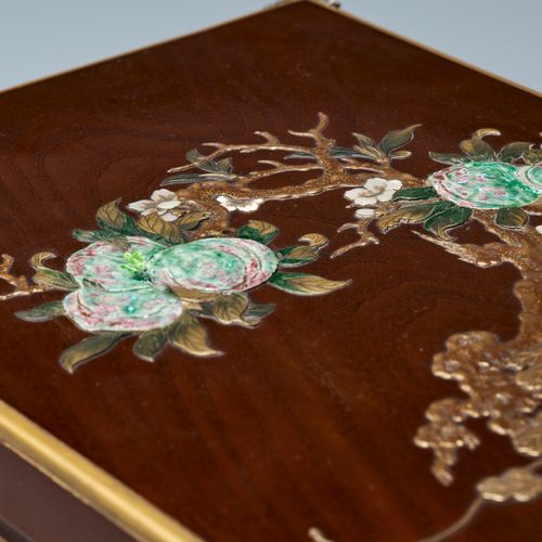 MOCHIZUKI HANZAN: A SUPERB CERAMIC-INLAID LACQUER SUZURIBAKO WITH A PEACH TREE D&hellip;