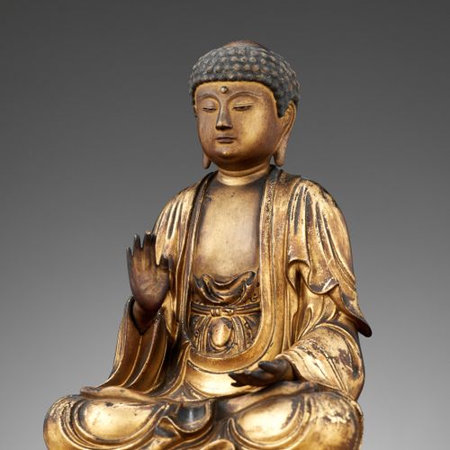 A LACQUER-GILT WOOD FIGURE OF AMIDA NYORAI 
Giappone, XVIII secolo, periodo Edo &hellip;