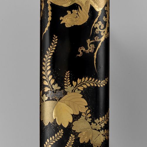 A LACQUER FUBAKO (DOCUMENT BOX) WITH HO-O BIRD AND PAULOWNIA 日本，19世纪

长方形，罗列地用金银&hellip;