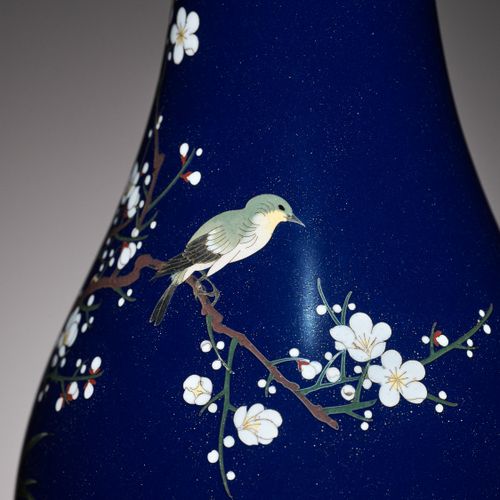 A FINE CLOISONNÉ ENAMEL PEAR-SHAPED VASE WITH A SPARROW ON PLUM TREE Giappone, p&hellip;