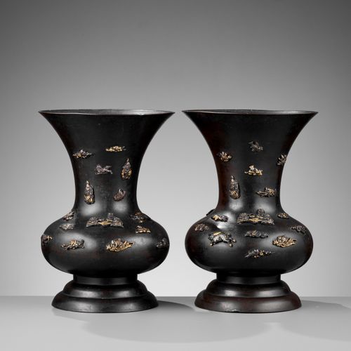 AN IMPRESSIVE PAIR OF BRONZE VASES INLAD WITH MANY FINE MENUKI Japan, late 19th &hellip;