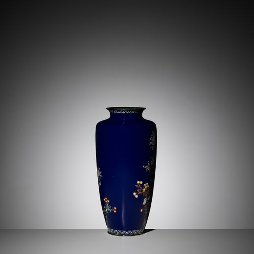 A LARGE MIDNIGHT-BLUE CLOISONNÉ VASE WITH FLOWERS A LARGE MIDNIGHT-BLUE CLOISONN&hellip;
