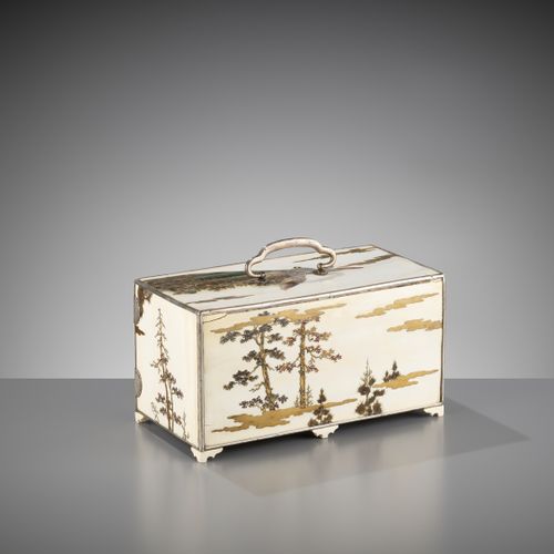 A SUPERB AND LARGE SHIBAYAMA-INLAID SILVER AND IVORY CABINET SUPERBE ET GRAND CA&hellip;