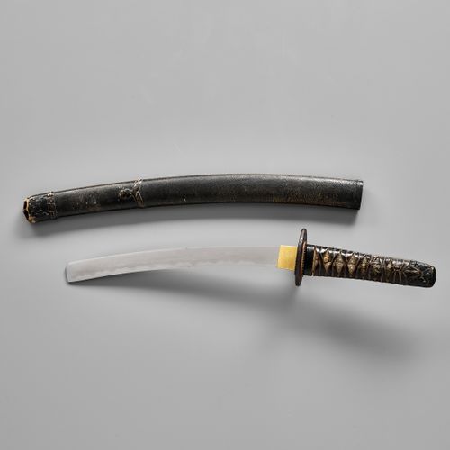 AN EXTREMELY RARE KUBIKIRI ('HEAD-CUTTER') TANTO IN KOSHIRAE AN EXTREMELY RARE K&hellip;